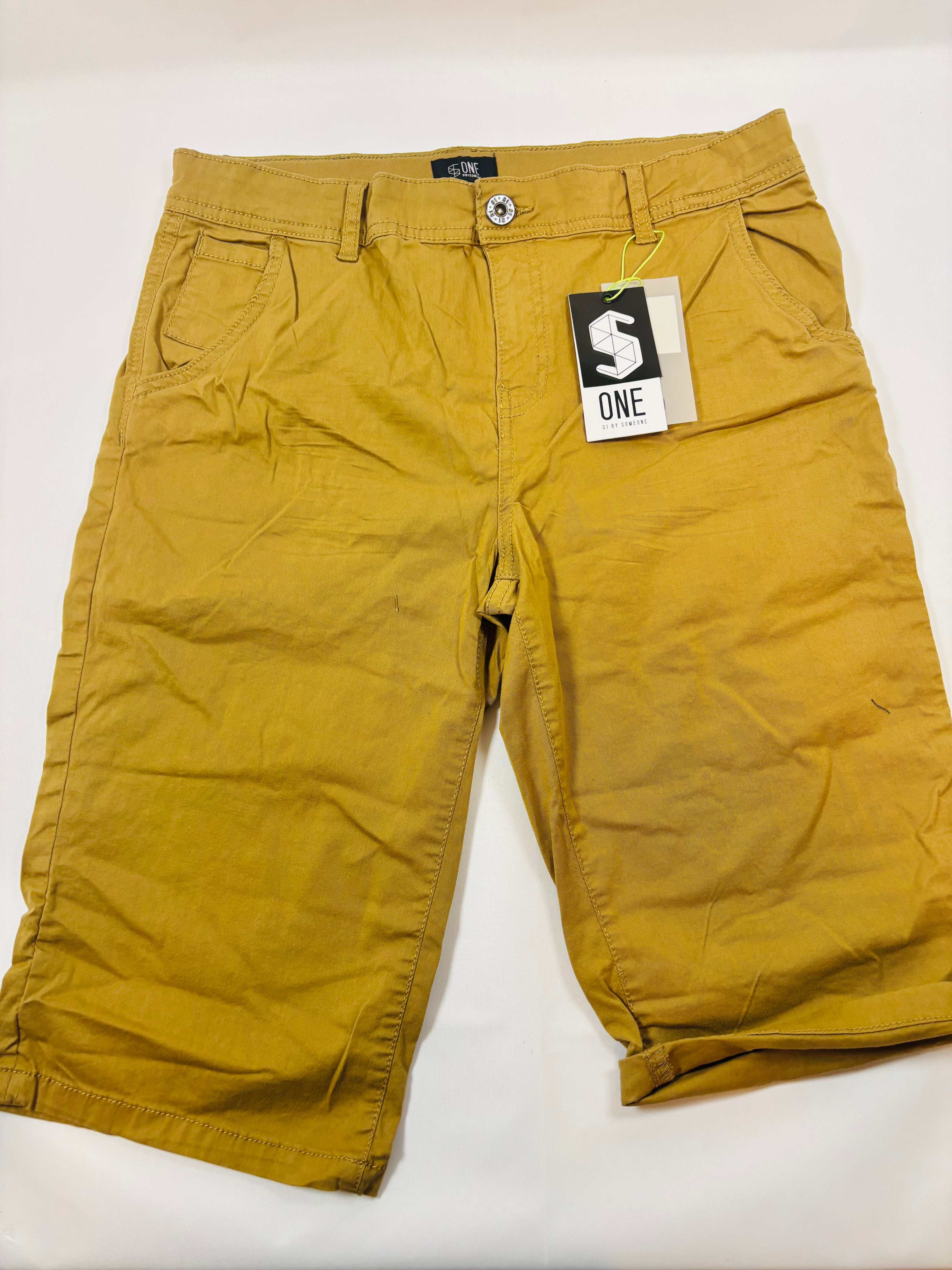 Bermuda Beige Neuf – One | Taille 176 Garçon