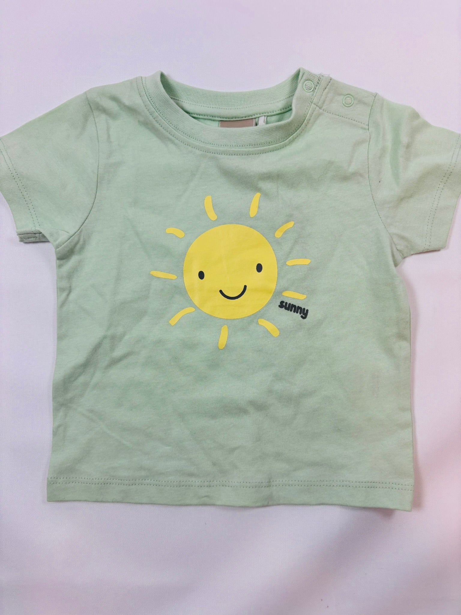 T-shirt vert motif soleil garçon – Smile | 62-68